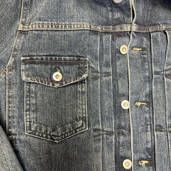 H&M loggDenim Jacket with Button Closure <<<204>>> - Picture 3 of 8